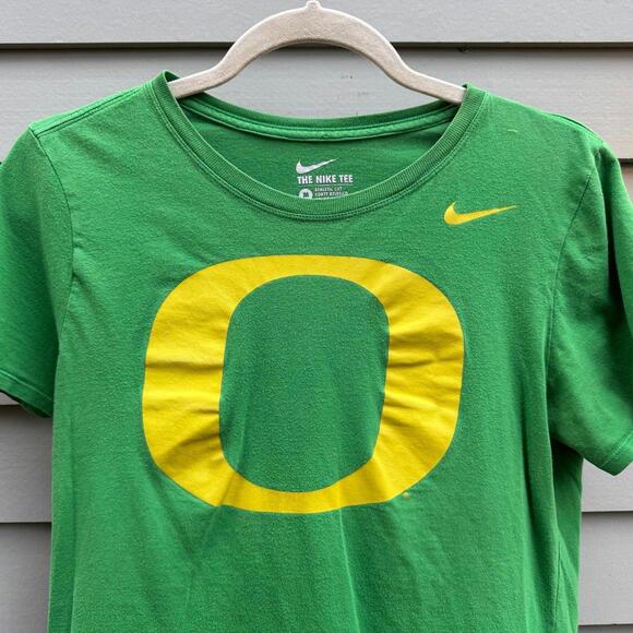 University of Oregons Ducks Nike Tee - Size Medium - Picture 2 of 3